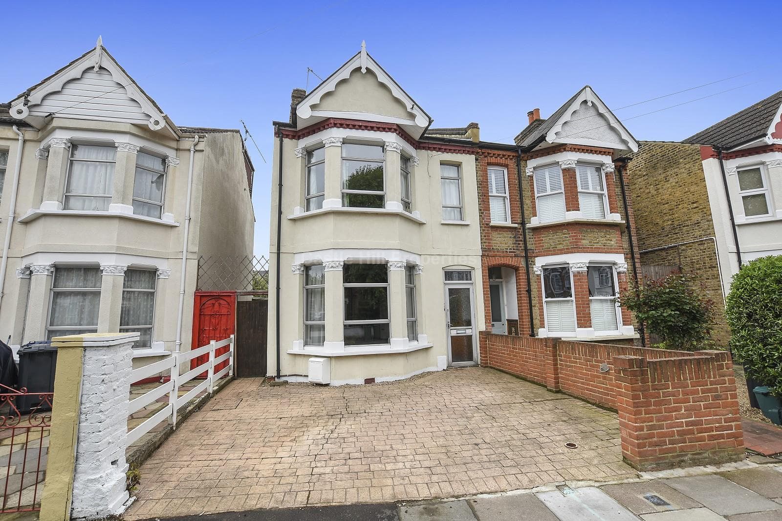 Seward Road, London, Greater London. W7