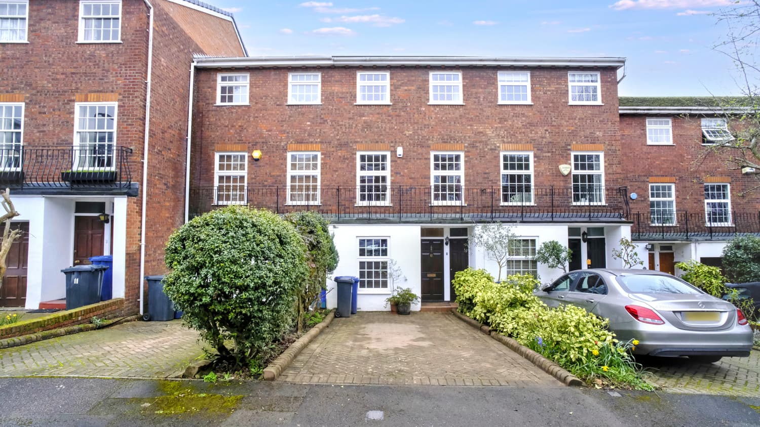 Dell Way, Ealing